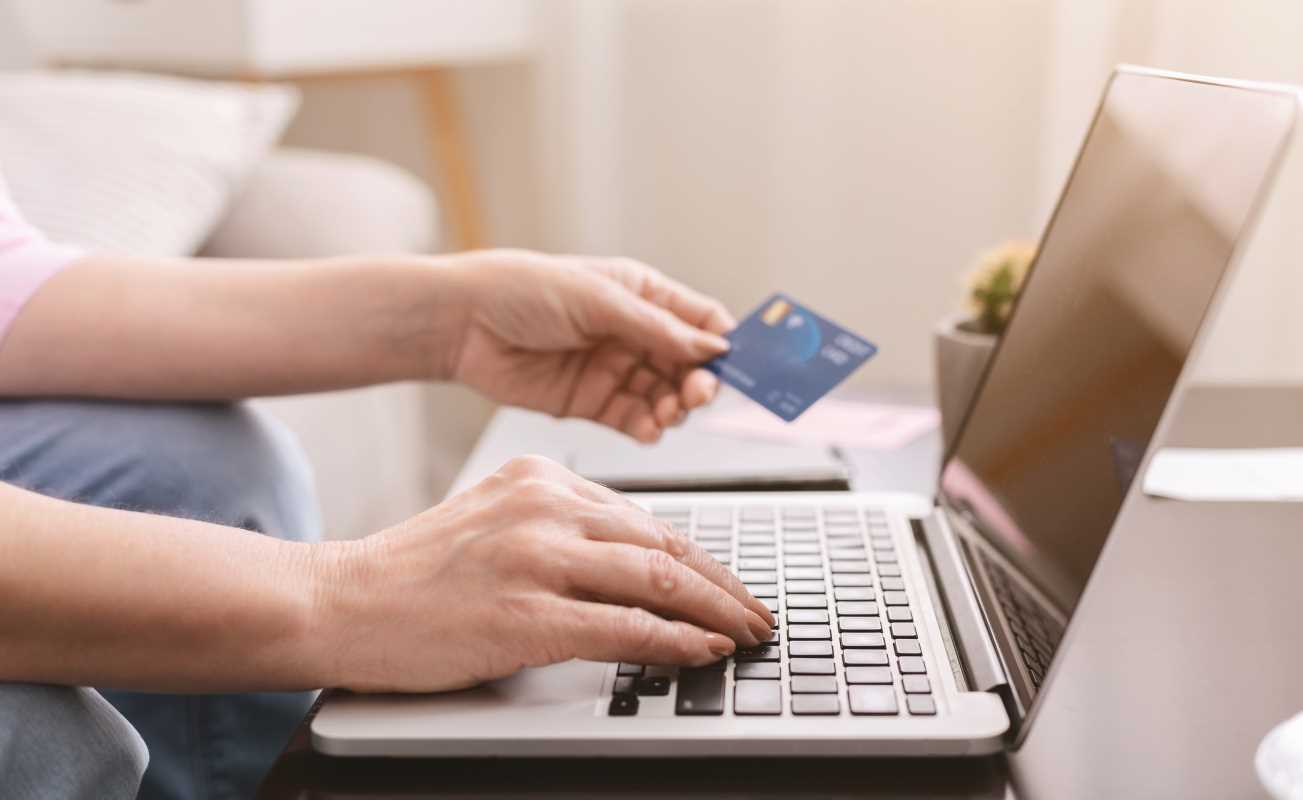 The Best Online Shopping Hacks to Save Money